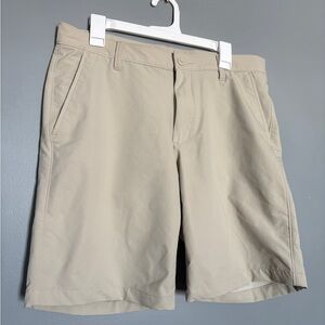 Under Armour Men's Beige Flat Front Shorts-golf